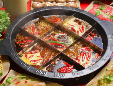 重慶火鍋底料廠，夏季吃火鍋的很大優(yōu)勢